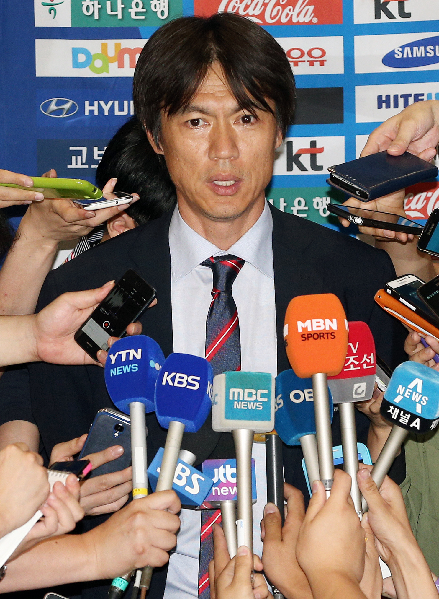 홍명보 축구 국가대표팀 감독이 오늘(10일) 오전 10시 기자회견을 열고 감독직 사퇴를 발표한다 <사진=뉴스1>