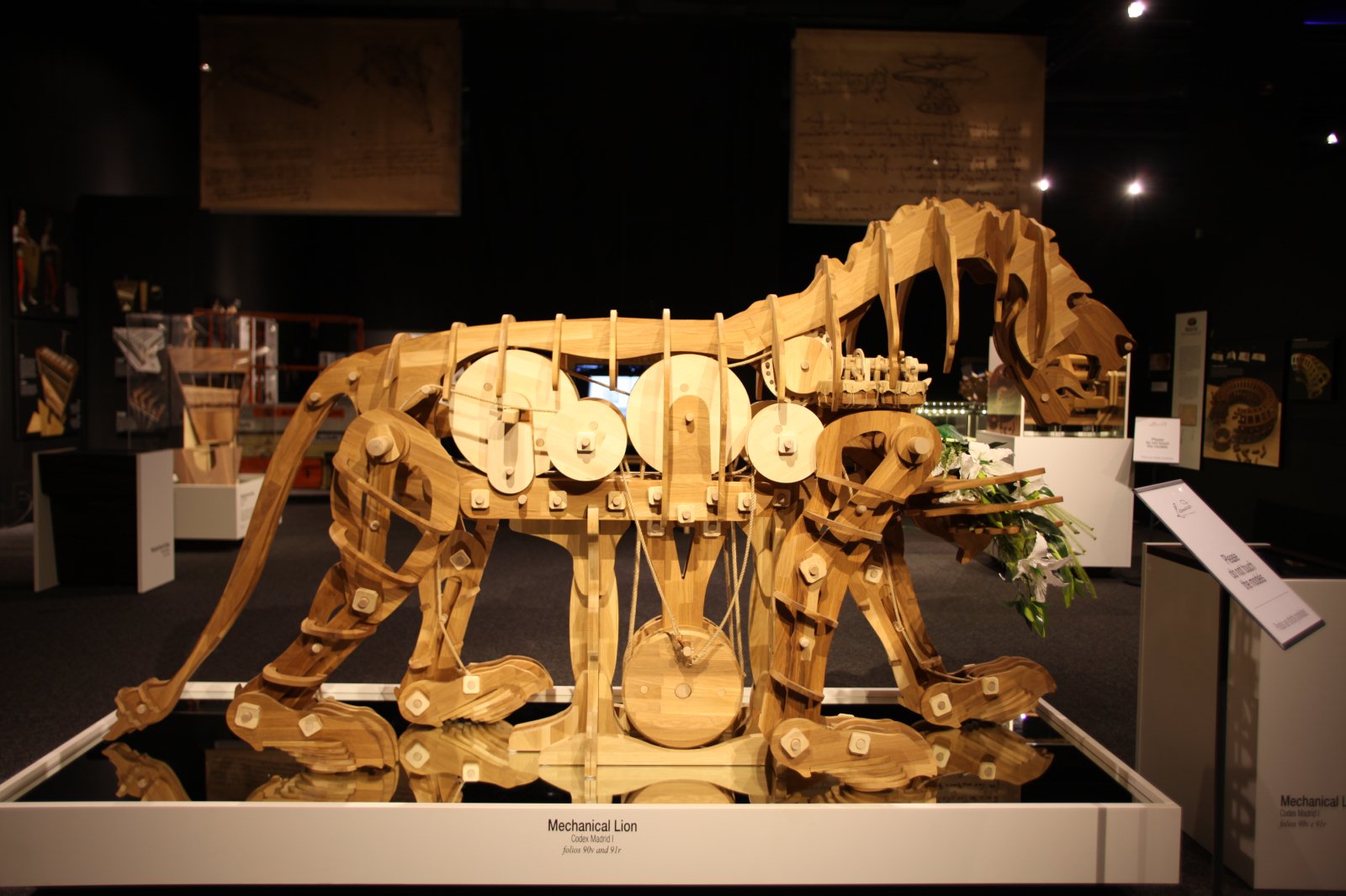 '다빈치 코덱스' 전시회 중 엘뜨레의 '기계사자'(사진제공 : 코이안(주))