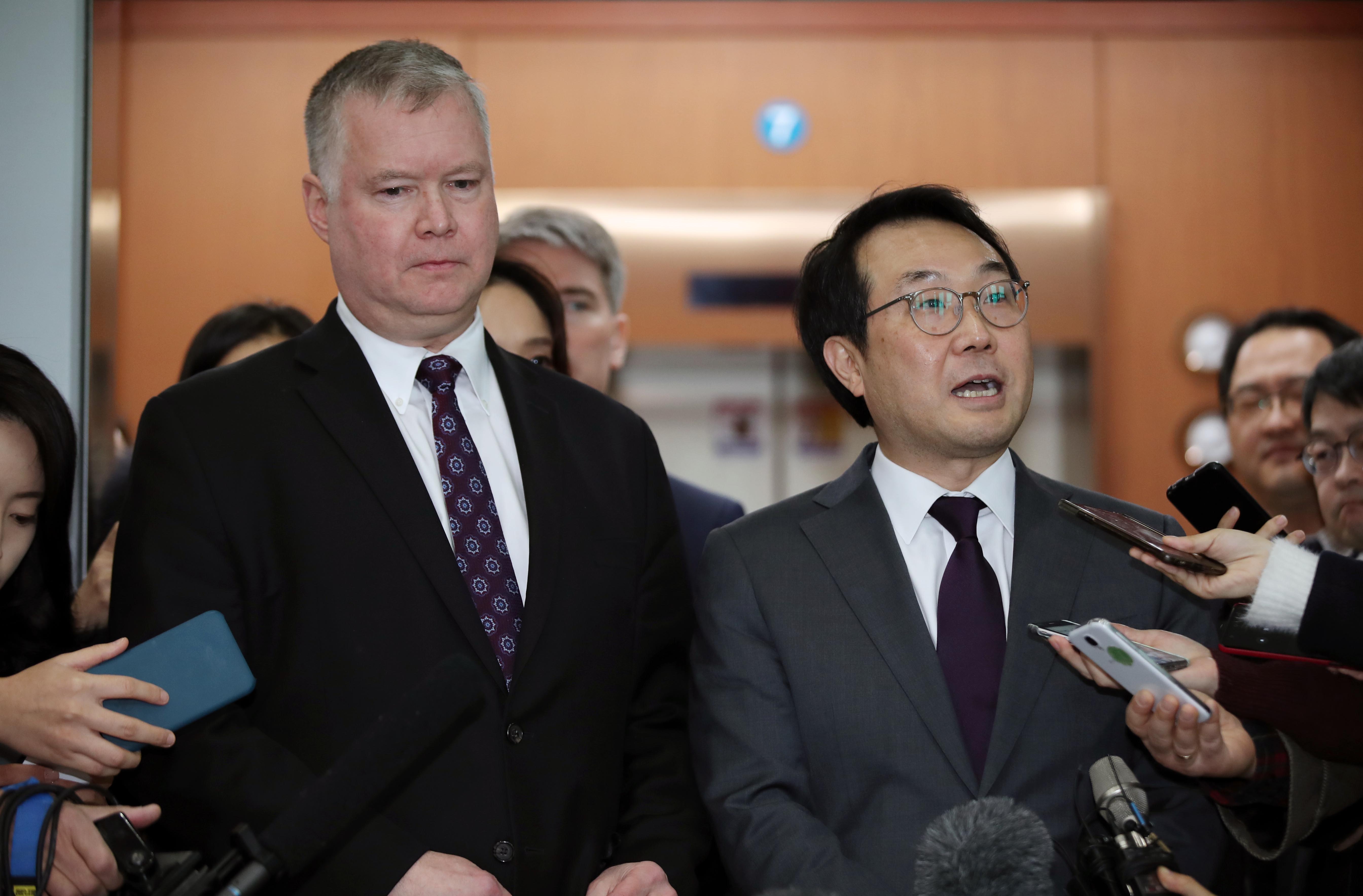 한미워킹그룹회의 후 브리핑하는 스티븐 비건 대표와 이도훈 본부장 <사진=연합뉴스>