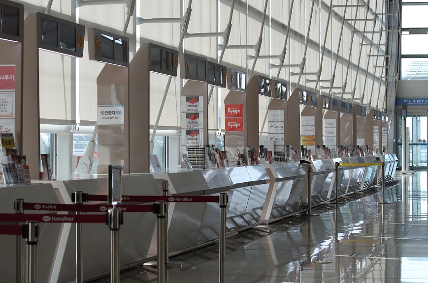 텅 빈 인천공항 내부