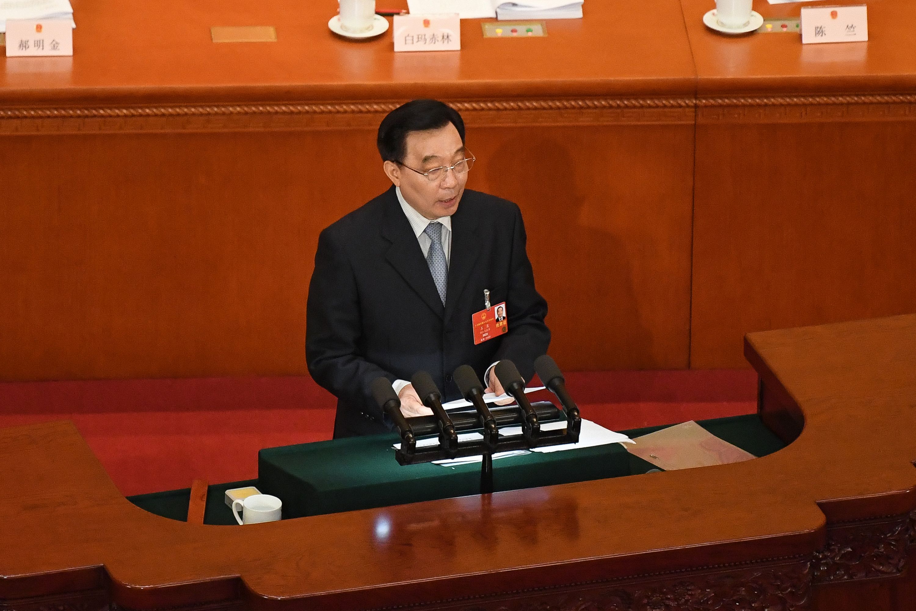 홍콩보안법 초안 설명하는 왕천 전인대 부위원장