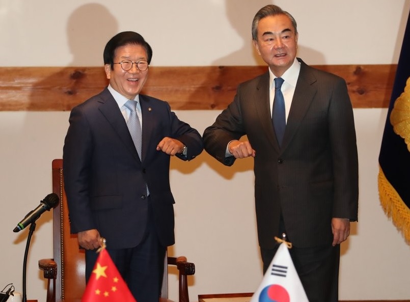 11월 27일 박병석 국회의장을 예방한 왕이 중국 외교부장