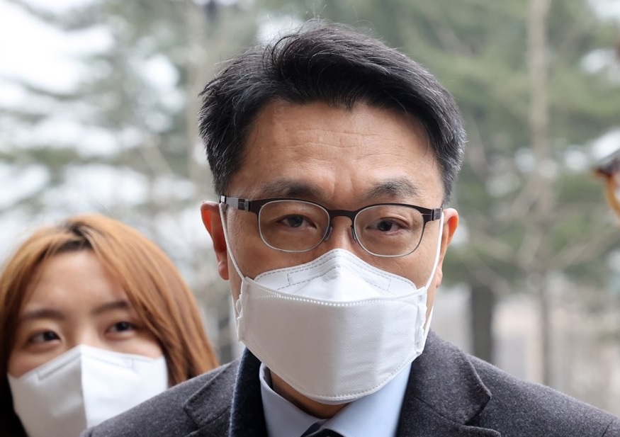김진욱 공수처장, 중립성 우려에 