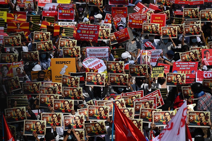 미얀마 반쿠데타 시위대
