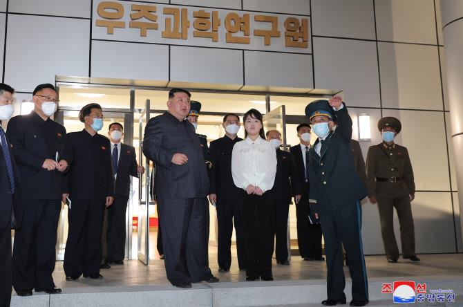 미 전문가들