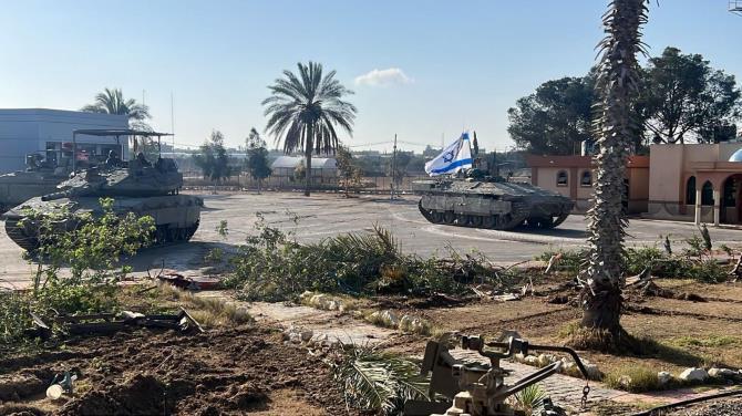 가자 최남단 라파 국경검문소에 진입한 이스라엘군 <사진=연합뉴스>