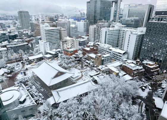 눈 쌓인 서울 도심 <사진=연합뉴스>