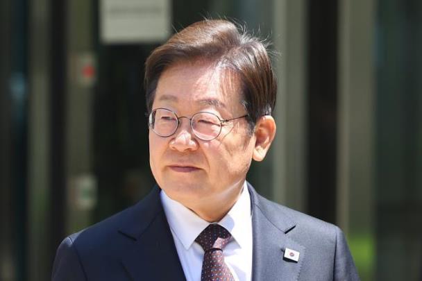 지난 29일 법원 나서는 이재명 후보 <사진=연합뉴스>