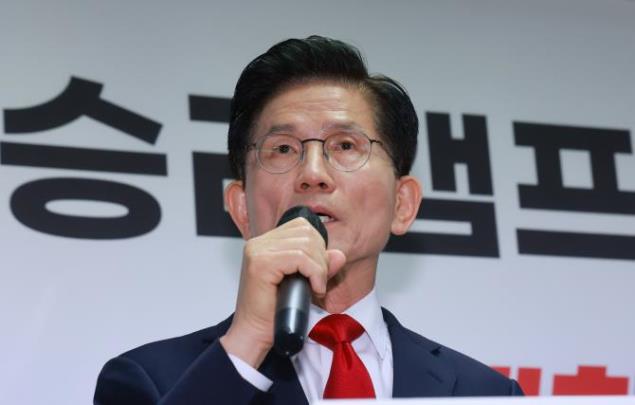 국민의힘 김문수 대선 후보 긴급 기자회견 <사진=연합뉴스>