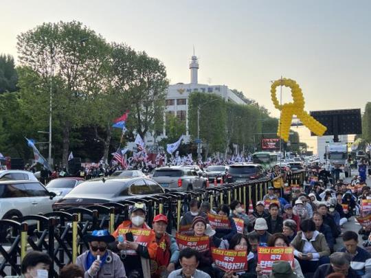 이재명 파기 환송 관련 찬반집회 <사진=연합뉴스>