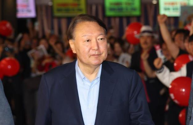 윤석열, 21일 부정선거 주장 다큐 영화 관람 <사진=연합뉴스>