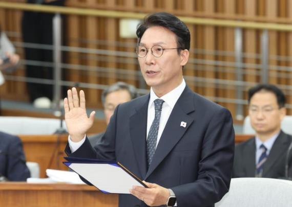 김민석 총리 후보자 인사청문회 선서 <사진=연합뉴스>