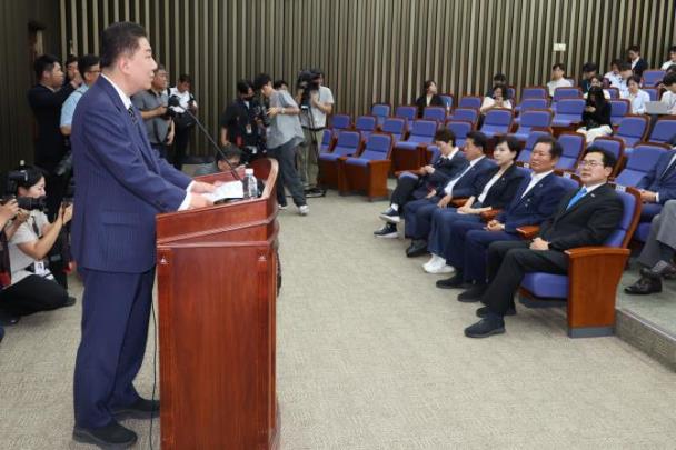 더불어민주당 김병기 당대표 직무대행 겸 원내대표 <사진=연합뉴스>
