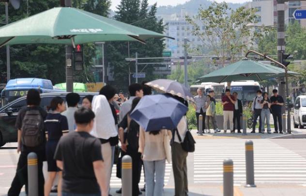 당분간 내륙 낮기온 30도 이상 &#39;&#39;무더위&#39;&#39; <사진=연합뉴스>