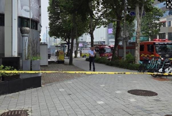 교대역 가스 누출로 일대 통제<사진=독자제공=연합뉴스>