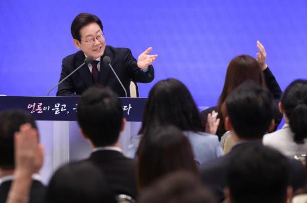 이재명 대통령, 취임 30일 회견 <사진=연합뉴스>