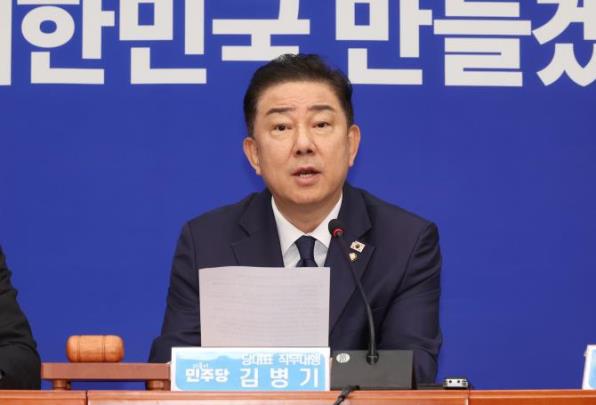 더불어민주당 김병기 당 대표 직무대행 겸 원내대표 <사진=연합뉴스>  