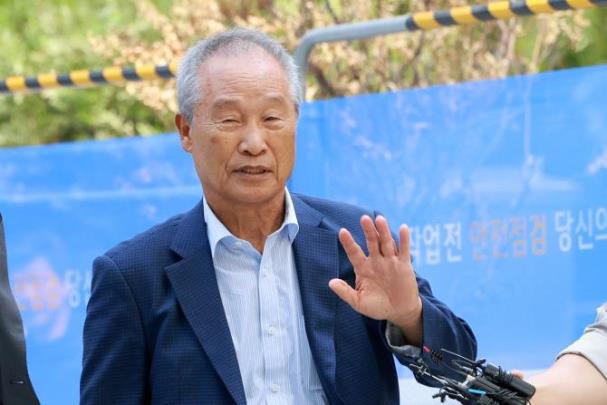 피의자 신분으로 특검 출석하는 조성옥 전 삼부토건 회장 <사진=연합뉴스>