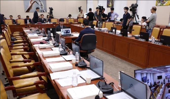 의원들 퇴장한 인사청문회<사진=연합뉴스>