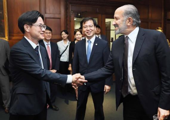 김정관 장관, 미국 상무부 장관 면담 <사진=연합뉴스>