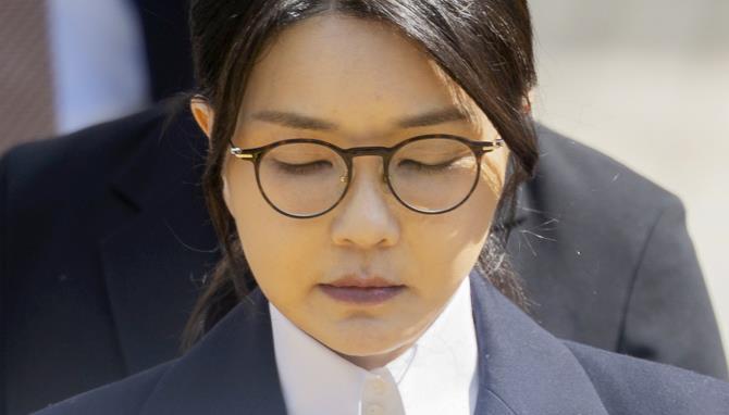 서울중앙지법 나서는 김건희 여사 <사진=연합뉴스>