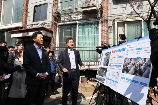 오세훈 서울시장, 소규모 재건축 현장점검 <사진=연합뉴스>