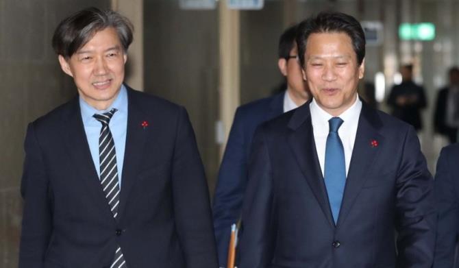 조국 전 민정수석, 임종석 전 비서실장 <사진=연합뉴스>