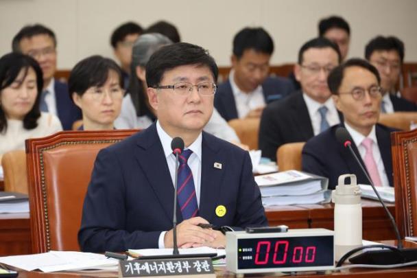 국감 출석한 김성환 기후에너지환경부 장관 <사진=연합뉴스>