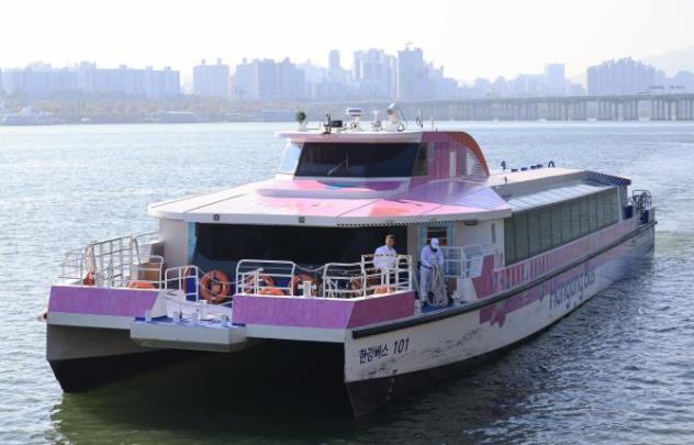 운항을 재개한 한강버스 <사진=연합뉴스>