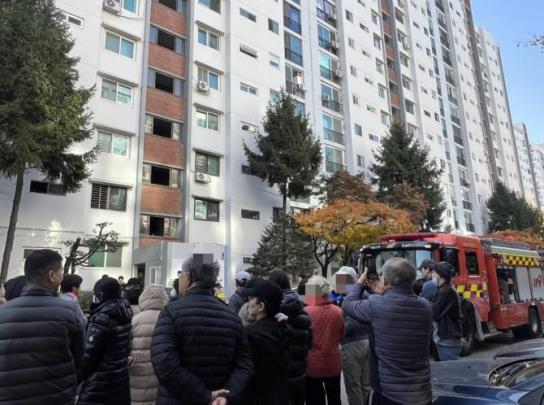 불이 난 대치동 아파트 <사진=연합뉴스>