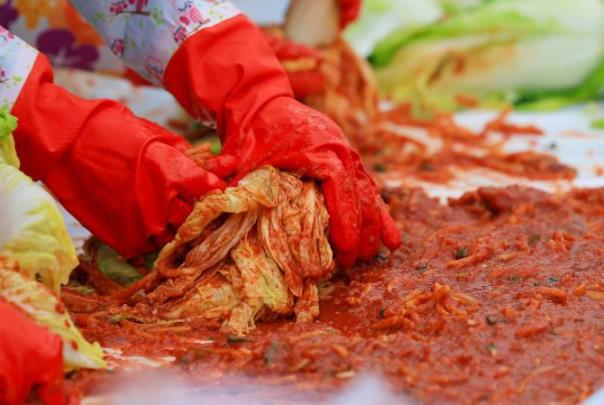 김장 담그기 <사진=연합뉴스>