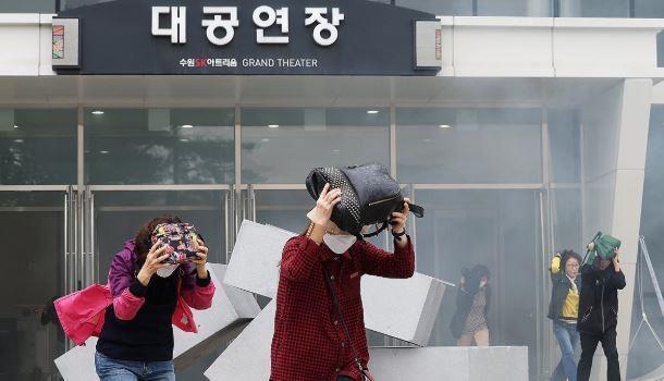 공연장 안전훈련 모습 <자료사진=연합뉴스>