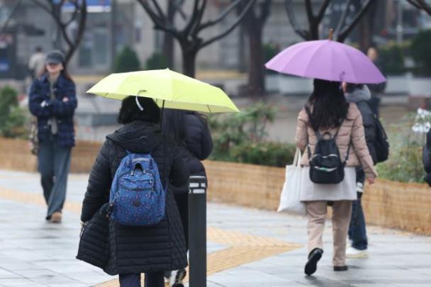 비 내리는 서울 <사진=연합뉴스>