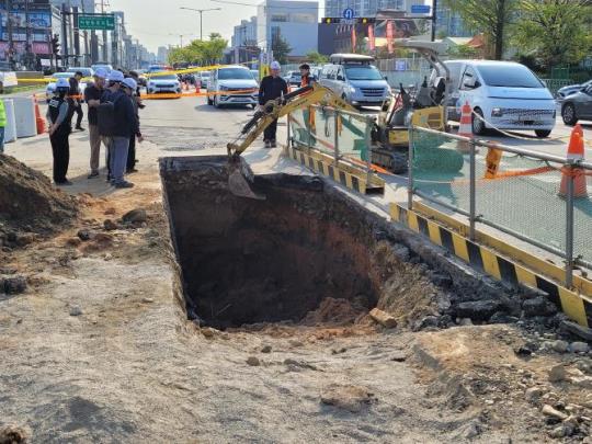 매몰 사고가 발생한 현장의 모습 <사진=경기북부경찰청 제공/연합뉴스>