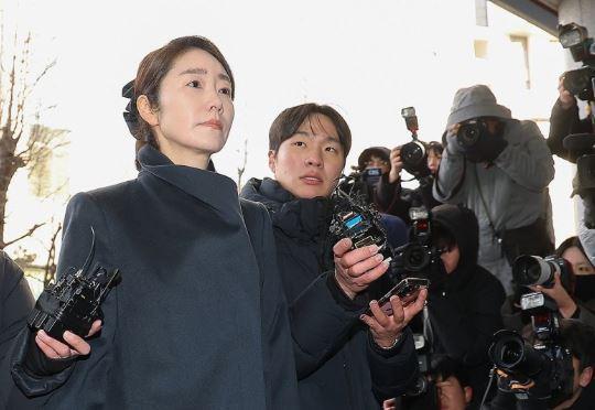 경찰 출석하는 강선우 의원 <사진=연합뉴스>