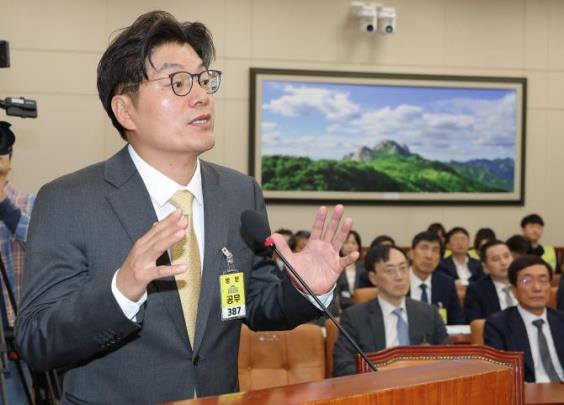 의원 질의에 답하는 정종철 CFS 대표 <사진=연합뉴스>