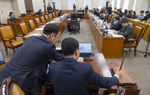 국회 행안위, 국민투표법 여당 주도로 처리 <사진=연합뉴스>