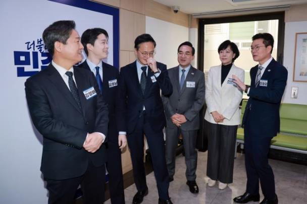 더불어민주당 서울시장 후보 면접 앞둔 예비 후보들 <사진=연합뉴스>