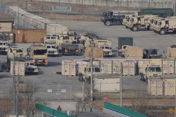 동두천시 기지에서 대기중인 주한미군 차량 <사진=연합뉴스>