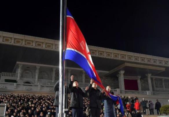 북한 평양 김일성광장 국기 게양식 <사진=평양 조선중앙통신>