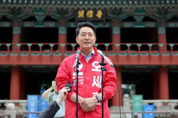 ''선거 캠프 공식 출범'' 보신각 앞 기자회견하는 오세훈 후보 <사진=연합뉴스>