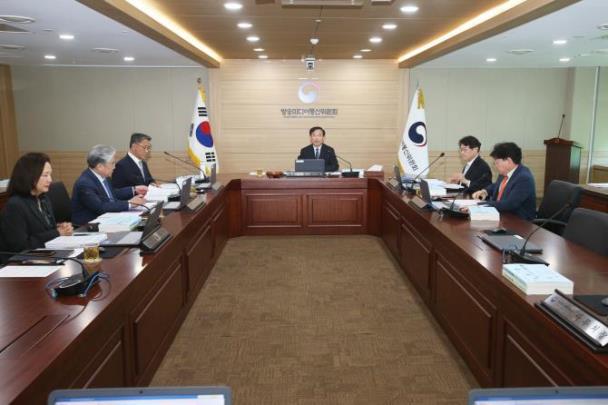 방미통위 5차 위원회 회의 <사진=방미통위>