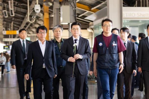 구의역 찾은 더불어민주당 정원오 서울시장 후보 <사진=정원오후보캠프>