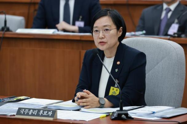답변하는 한성숙 총리 후보자