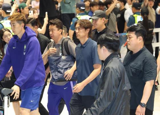 축구대표팀 귀국 <사진-연합뉴스>