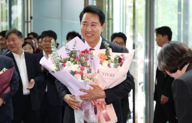 서울시청 복귀한 오세훈 시장 <사진=연합뉴스>