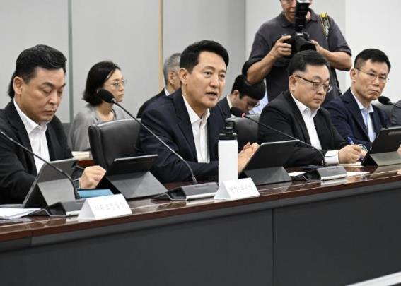 정례간부회의 주재하는 오세훈 서울시장 <사진=서울시>	