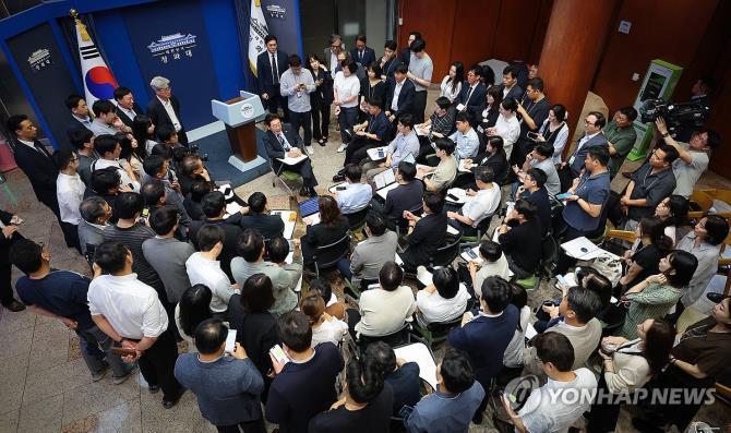 이 대통령, 출입기자단 간담회 <사진=연합뉴스>