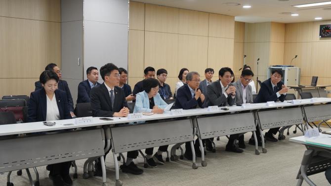TBS를 찾은 과방위 위원들 <사진=TBS>