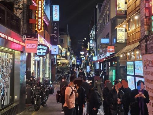최근 상권이 회복된 이태원 세계음식문화의 거리 <사진=연합뉴스>